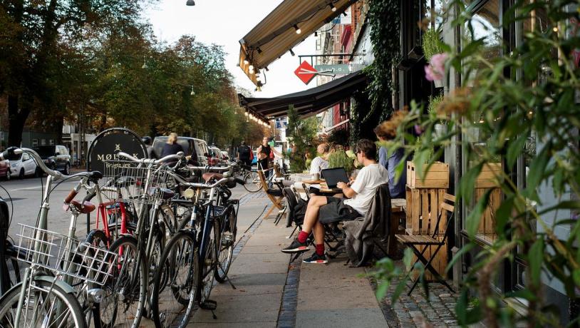 sidewalk cafe with bikes