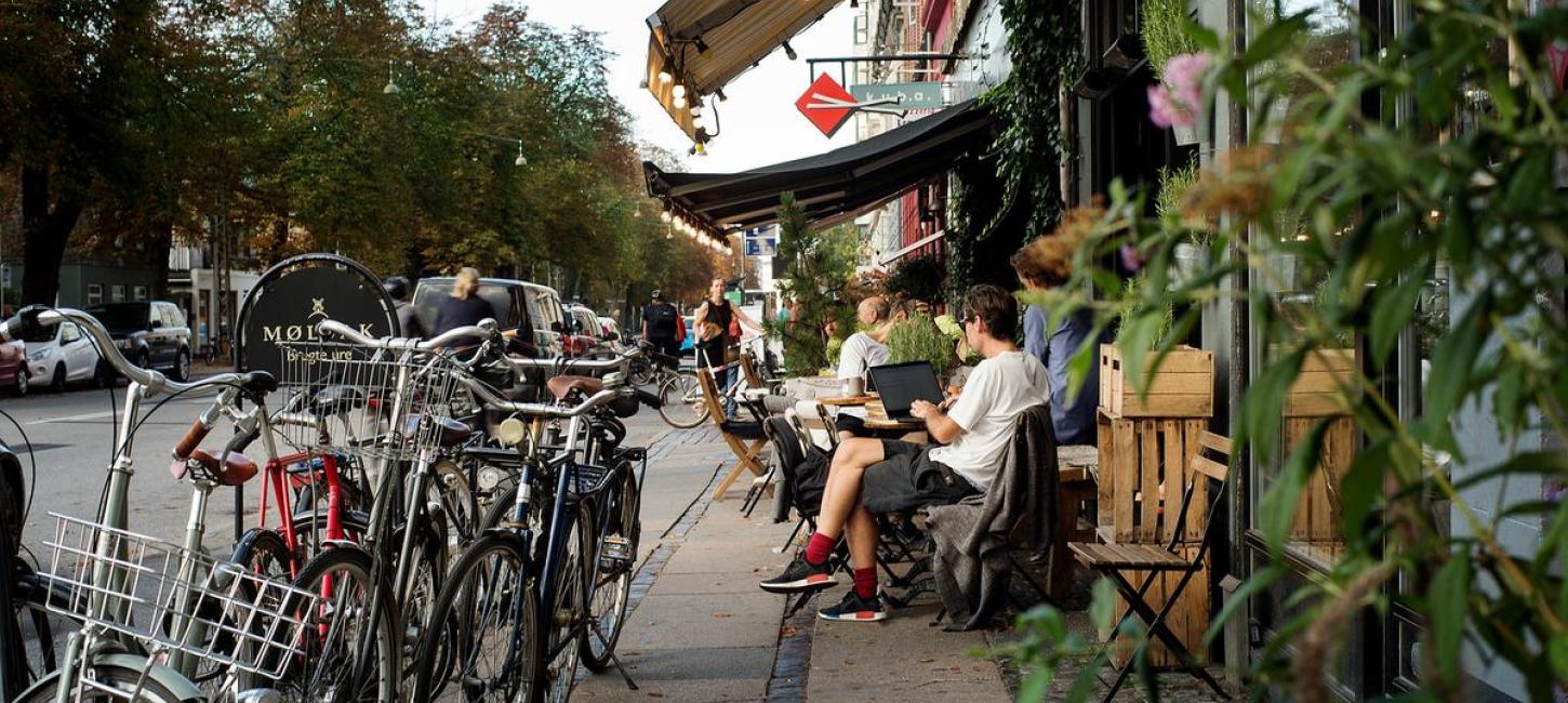 sidewalk cafe with bikes