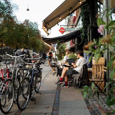 sidewalk cafe with bikes