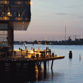 Udsigt over Skuesspilhuset og Operaen